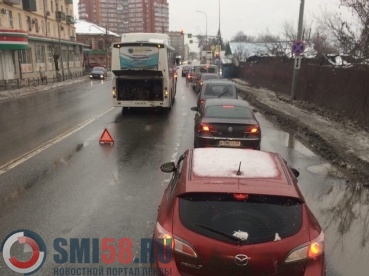 Автобус спровоцировал затор на улице Урицкого в Пензе