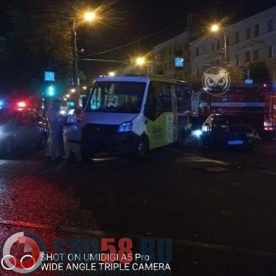 Пассажирский автобус попал в жёсткое ДТП на улице Кирова в Пензе