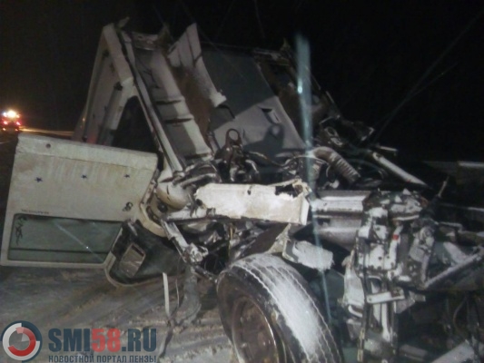 В Пензенской области в ДТП с шестью автомобилями погибли 4 человека В Пензенской области в ДТП с шестью автомобилями погибли 4 человека
