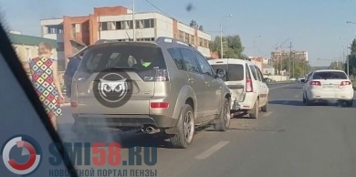 ДТП на улице Измайлова в Пензе парализовало движение на ГПЗ-24 и в Ахуны