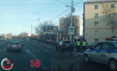 На Толстовском путепроводе в Пензе Lexus попал в серьезное ДТП