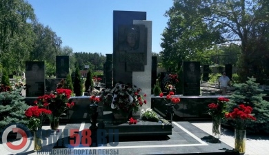 В Пензе почтили память легендарного губернатора Василия Бочкарева