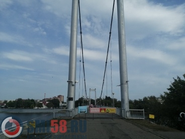 Подвесной мост в Пензе закрыли на перекрашивание