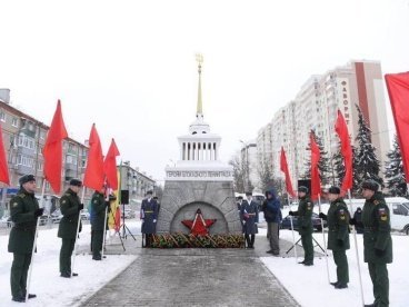 Пензенцы возложили цветы в годовщину  снятия блокады Ленинграда