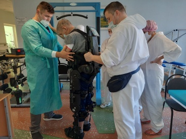Больница № 6 в Пензе тестирует уникальный экзоскелет для реабилитации