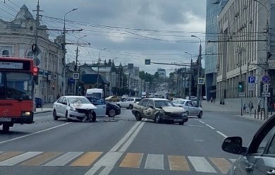 Напротив здания правительства в Пензе произошло жесткое ДТП