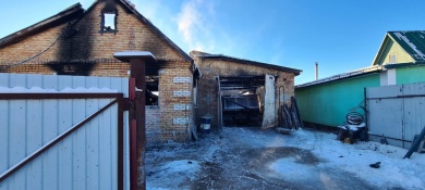 В Бессоновском районе сгорели дом и гараж с грузовиком