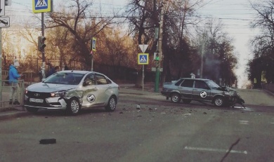 На перекрестке Красной и Лермонтова в Пензе столкнулись два автомобиля