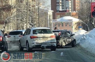 В Пензе ДТП на Захарова спровоцировало пробку