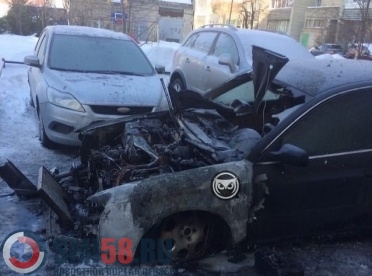 На улице Ленина в Пензе сгорел автомобиль