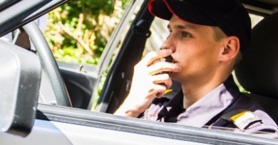 В Шемышейском районе отец угрожал дочери убийством ножом, разгневавшись из-за упреков в пьянстве