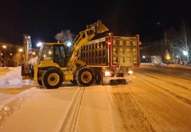 Пензенские коммунальщики борются с последствиями снегопада