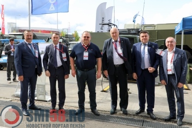 Олег Мельниченко осмотрел пензенскую экспозицию на форуме «Армия-2021»