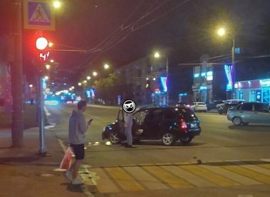 При столкновении двух «Калин» на улице Суворова в Пензе пострадали два человека