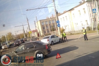 В Пензе в районе Терновки образовалась пробка из-за ДТП