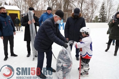 Губернатор поручил увеличить количество хоккейных площадок в Спасском районе
