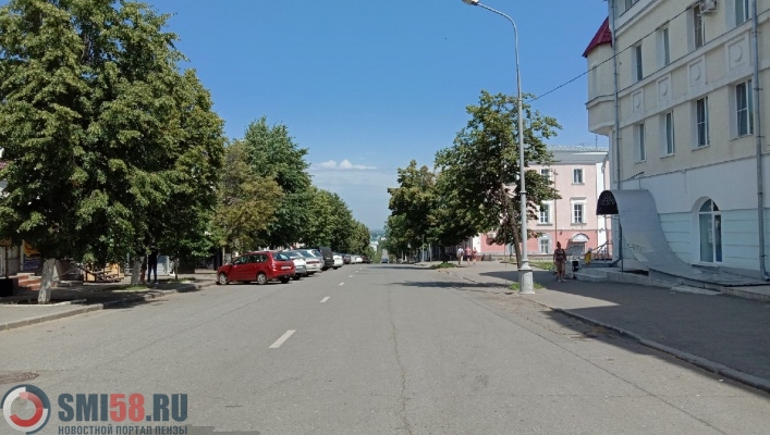 Пензе на месяц. Верхняя часть улицы Московской в Пензе. Типичная Пенза. Skvoznoy Proyezd, 17, Самара, Samarskaya Oblast' 443048, Россия.