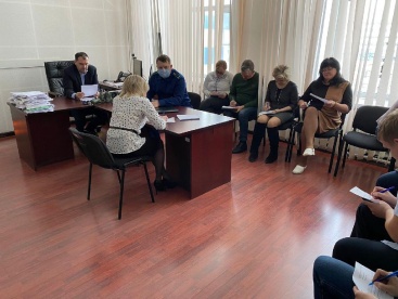 Сотрудники остановленного ликеро-водочного завода в Кузнецке встретились с прокуратурой