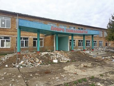 Алексей Комаров проконтролировал капремонт школы в Башмаковском районе