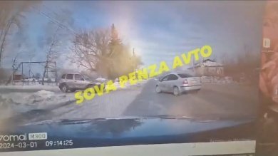 Появилось видео момента ДТП с перевернувшимся автомобилем в Каменке
