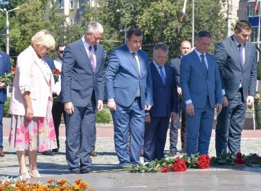 Белорусской делегации показали Памятник Победы и планетарий