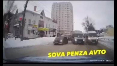 Видео в Интернете помогло привлечь к ответственности водителей маршруток в Пензе