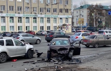 В массовом ДТП на улице Суворова в Пензе пострадали три человека