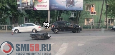 На улице Захарова в Пензе скутерист попал в ДТП