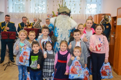 Детей из Пензенской области поздравил Дед Мороз специального назначения