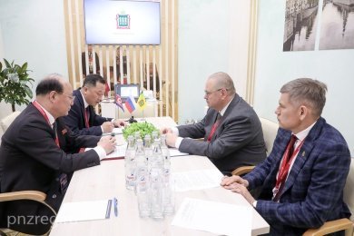 Мельниченко провел встречу с послом КНДР