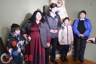 В Пензе благотворители купили дом семье с 11 детьми