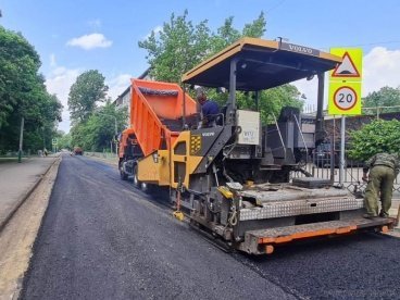 На улице Бакунина в Пензе начали менять асфальт