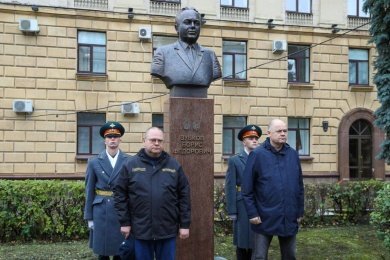 В Пензе открыли бюст первого секретаря обкома КПСС Бориса Зубкова