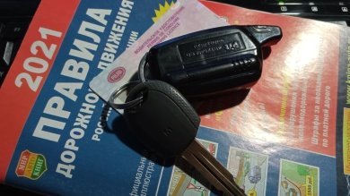 В Пензе таксис-иностранец расстался с поддельными водительскими правами после ДТП