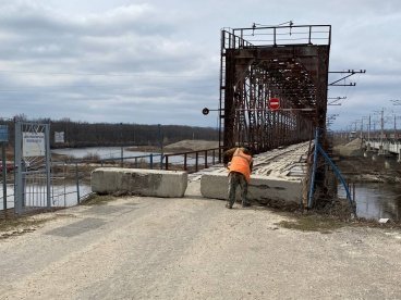 В Никольском районе перекрыли опасный мост через Суру