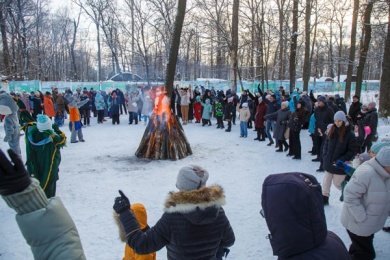 Для жителей Пензы организовали новогодний пикник на Олимпийской аллее