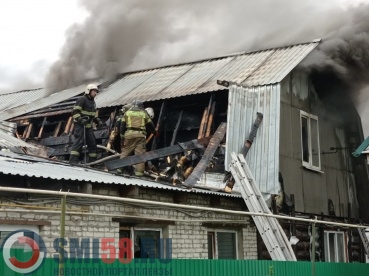 В Пензе при пожаре на улице Суматовка погибла женщина
