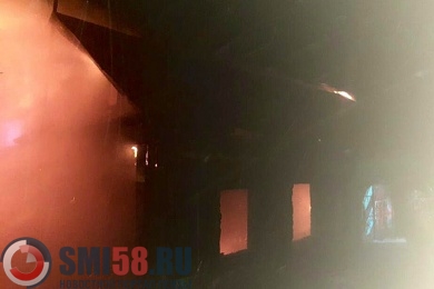 В Пензенской области в горящем доме погиб 47-летний мужчина