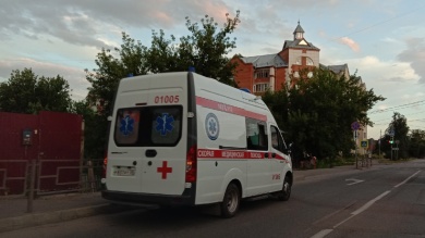 В Кузнецке один ребенок выпал из окна, другой опалил голову и лицо