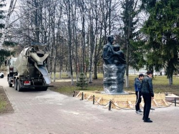 В Пензе памятник «Проводы» приведут в порядок ко Дню Победы