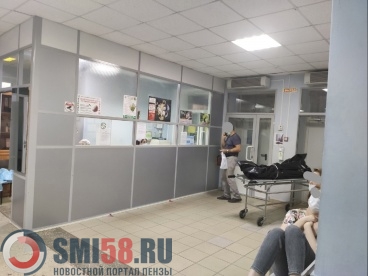 Посетители приемного отделения больницы в Пензе ужаснулись трупу в коридоре