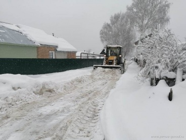 В Пензе с последствиями снегопада борются 129 спецмашин и 226 рабочих