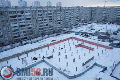 Власти Пензы борются за достройку паркинга на улице Антонова