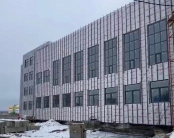 Новая школа в Спутнике готова на 80%