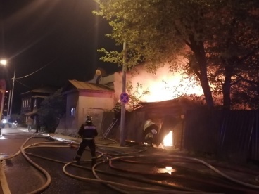 В Пензе при пожаре на улице Урицкого эвакуировали двух человек