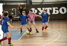 В Пензе 63 команды школьников борются за победу в турнире по мини-футболу