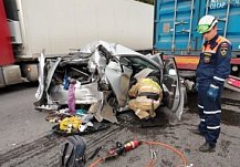 Спасатели предоставили кадры с места ДТП с двумя фурами в Городищенском районе