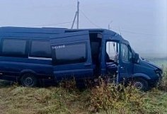 В Каменском районе при съезде автобуса с дороги пострадали четыре человека