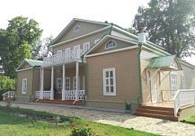 Прожившие в браке более 35 лет супруги смогут посетить пензенские «Тарханы» бесплатно