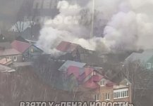Частный дом на улице Бекешской в Пензе тушили 26 спасателей